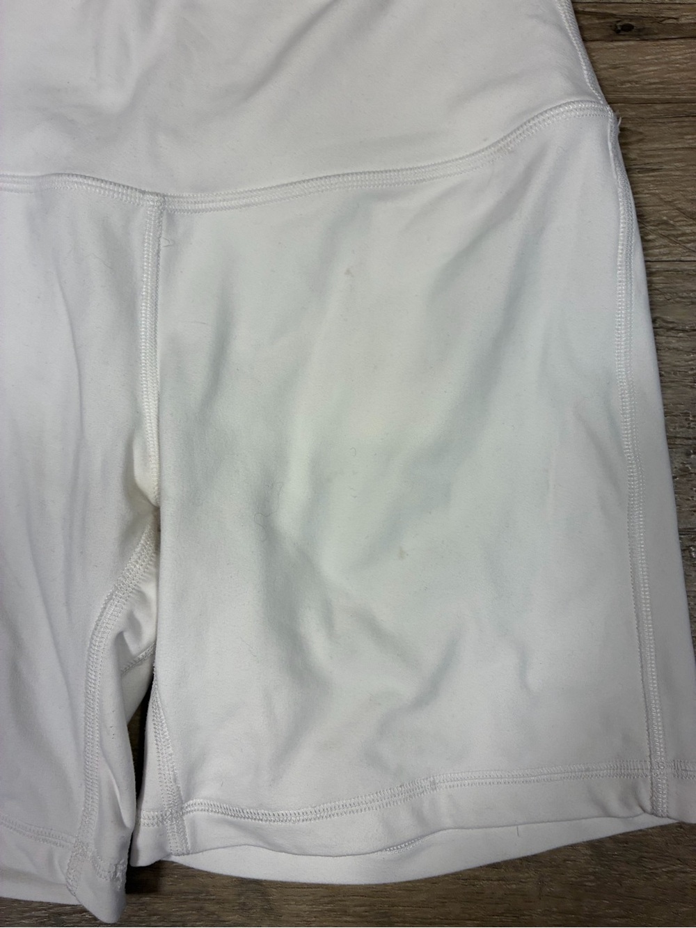 Lululemon Aligh 6” high rise shorts - Picture 5 of 9